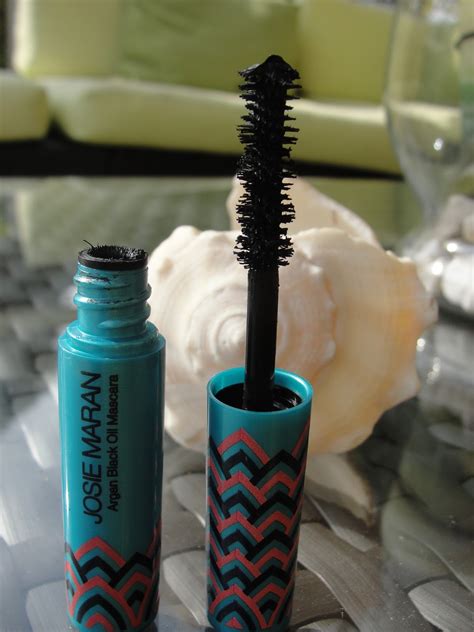 Josie Maran Argan Black Oil Mascara | Argan Enlightenment Illuminizer | Argan Oil Light Review