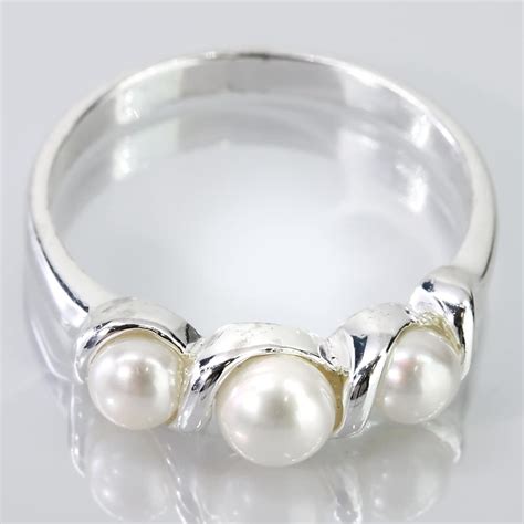 Sterling silver 3 Pearl Ring – A&V Pawn