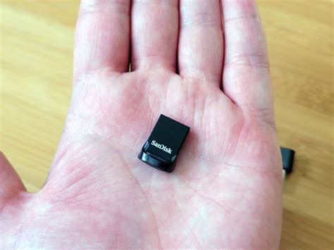 SanDisk Ultra Fit review: A slim, simple flash drive that blends right ...