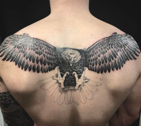 Let that eagle spread the wings! Eagle back tattoo #tattoo #esgletattoo | Tatuajes aguilas ...