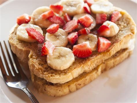 French Toast with Fruit Recipe and Nutrition - Eat This Much