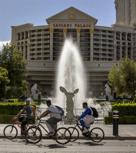 Caesars Palace fountains active on Las Vegas Strip | Las Vegas Review-Journal