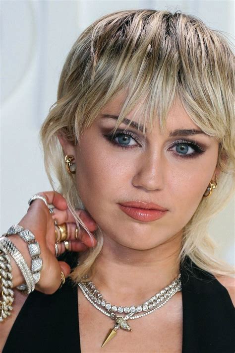 Miley Cyrus Fashion | Miley cyrus style, Miley cyrus hair, Miley cyrus short hair