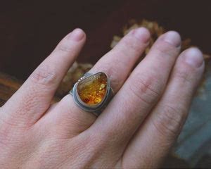 Amber Medicine Ring- Golden Amber – Lilyblonde