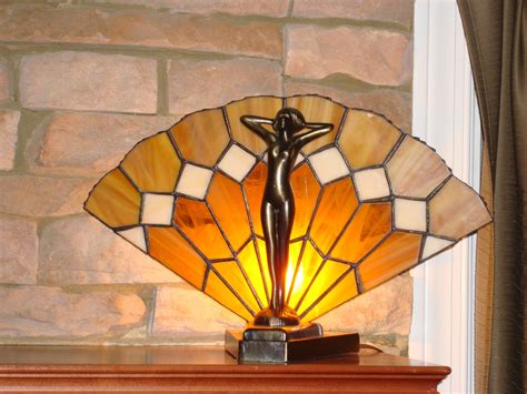 Love this stained glass lamp! Pattern from "Twelve Fans of Tiffany". in 2022 | Tiffany stained ...