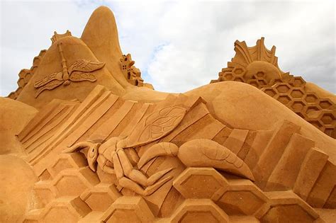 13 Above: Amazing Sand Sculptures