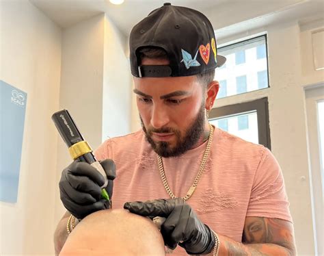 What Is a Bald Head Tattoo? - Scalp Micro USA