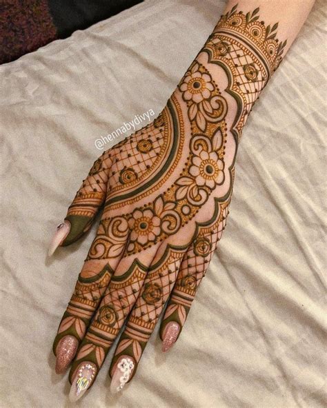 Back Hand Bharwa Mehndi Design - ungli ki mehndi design