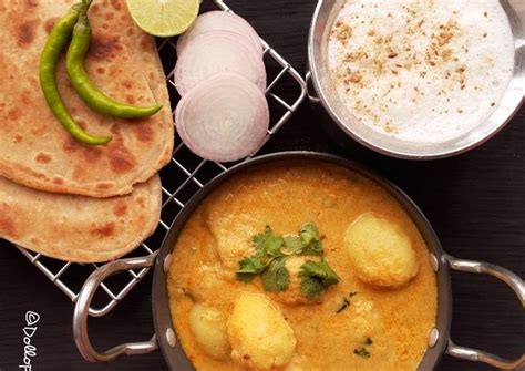 Kashmiri dum aloo Recipe by Deepa Rupani - Cookpad