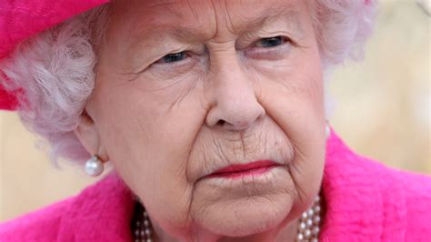 Buckingham Palace Just Denied A Rumor About Queen Elizabeth's Grief ...