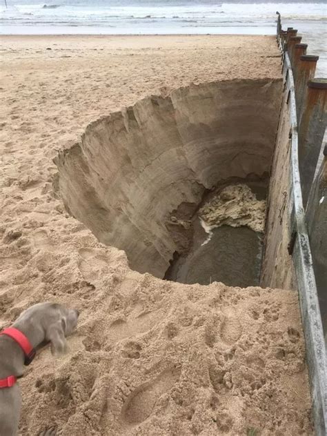 Giant Sinkhole In Ocean