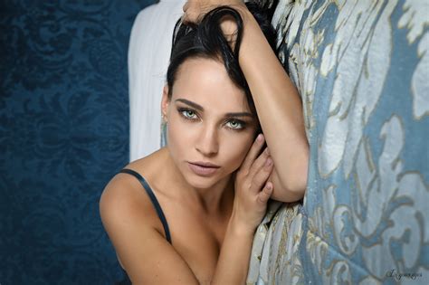 Wallpaper : women, Angelina Petrova, face, portrait, in bed, model 2048x1365 - Motta123 ...