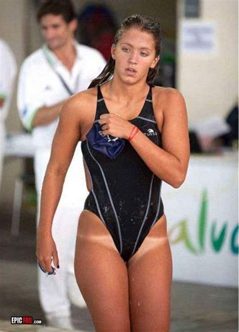 25+ Hilariously Embarrassing Tan Line Fails | Tan lines, Wardrobe fails, Sport girl