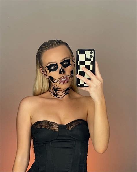 Tate Langdon Skull Makeup Halloween in 2023 | Halloween makeup easy, Skull makeup, Beard makeup