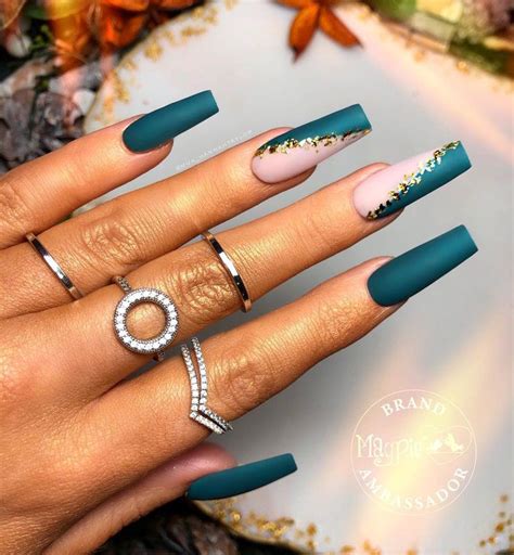 35+ Cute Fall Nails: Adorable Autumn Manicures - Emerlyn Closet