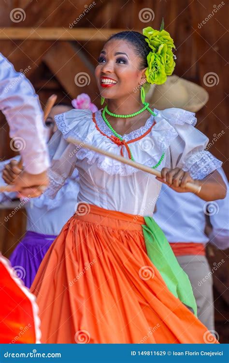 Dancers from Puerto Rico in Traditional Costume Editorial Stock Image ...