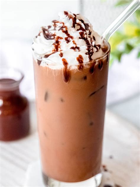 Homemade Mocha Latte (Starbucks Copycat) - coffeecopycat.com