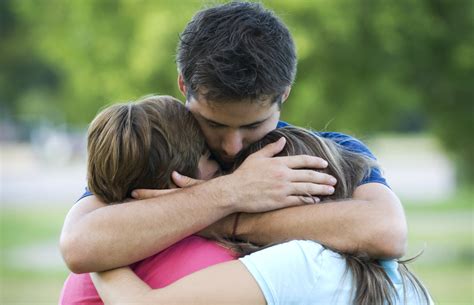 Feelings determine how you hug others - Dynamite News