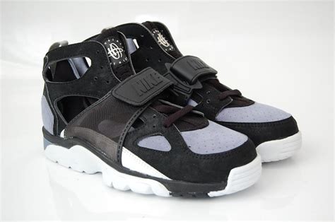 Vintage Nike Air Huarache Trainer Black-White (1992) Sneakers