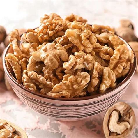 Promo Walnut raw 1 kg / kacang walnut mentah 1kg Diskon 33% di Seller Azzana Storee - Meruya ...