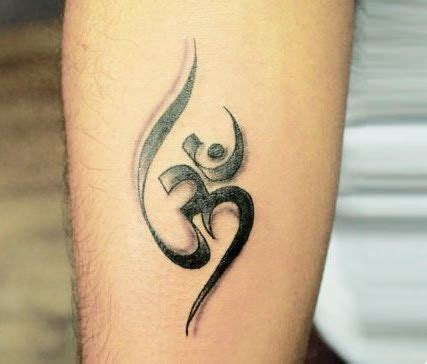 om tattoos Ohm Tattoo, Tattoo Fonts, Neck Tattoo, God Tattoos, Body Art Tattoos, Small Tattoos ...