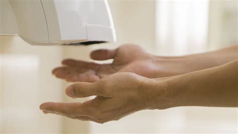 PSA: Bathroom hand dryers are lousy with bacteria – Metro US