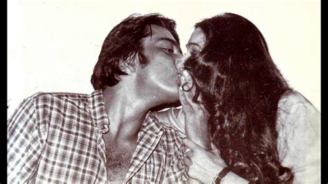 Sanjay Dutt Kisses Tina Munim - Rare Bollywood Smooch - STARBUZZ - YouTube