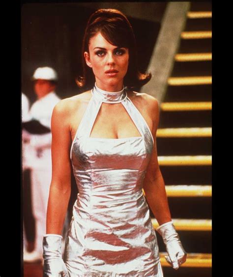 Elizabeth Hurley stars in the movie Austin Powers in 1997 | Liz Hurley ...