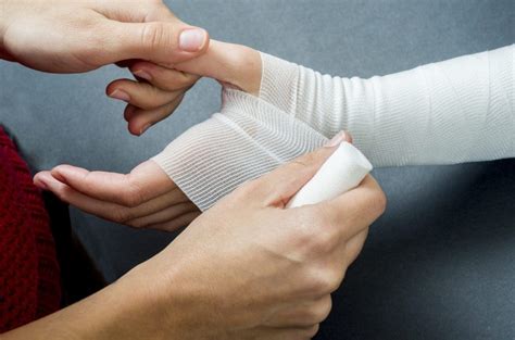 These smart bandages glow when infection develops | The Optimist Daily