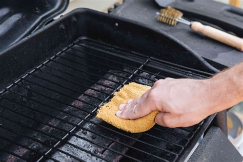 How to Clean a Barbecue Grill