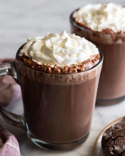 Homemade Hot Chocolate Recipe (Hot Cocoa) (2024)