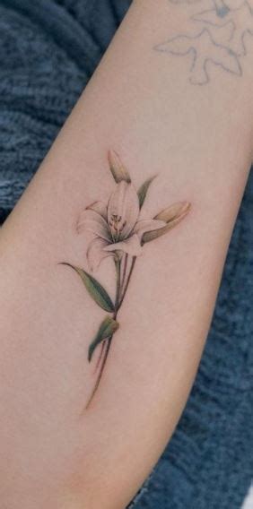 12 Cute Lily Tattoos - Plus Their History & Meaning