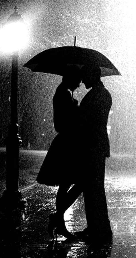 Cute Romantic Couples Black And White Photography In Rain | Great Inspire