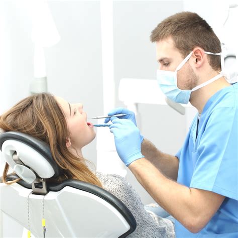 ¿Qué es una urgencia dental? - Clínica Faus Dentistas