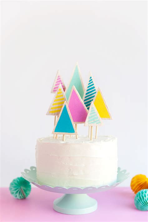 Adorable Christmas Tree Cake Topper | Tell Love and Party