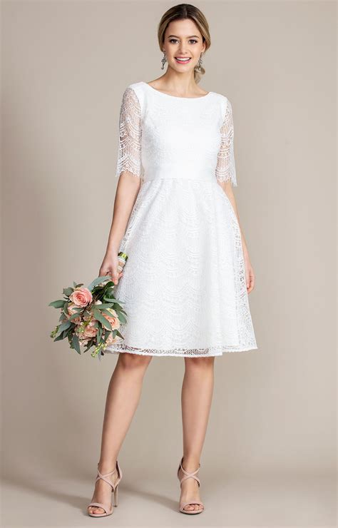 Vintage-meets-modern with pretty eyelash lace and a 50s style fit and flare knee-length skirt ...