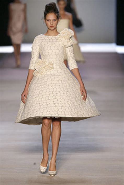 Bell-shape Dress | Fashion, Runway dresses, Fashion silhouette