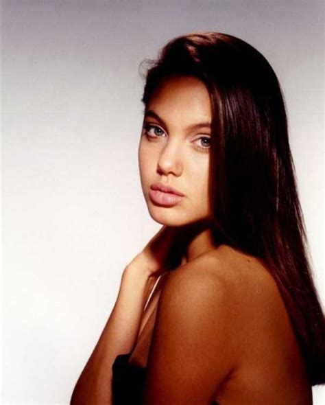 Angelina Jolie as a Teenager (17 photos) | KLYKER.COM