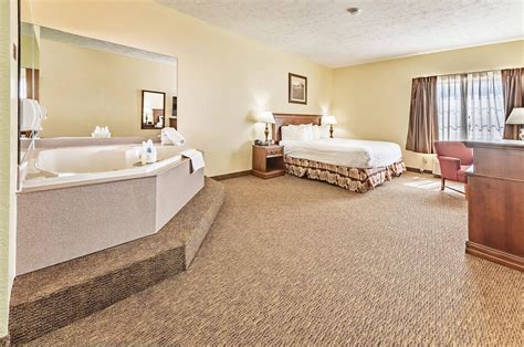 Rooms - The Branson Towers Hotel in Branson, MO