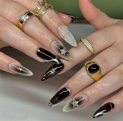 Edgy Nails, Chic Nails, Black Nails, Trendy Nails, Funky Nails, Long Cute Nails, Moon Nails ...