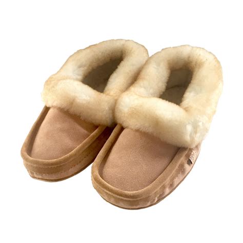 Men's Comfortable Real Sheepskin Lined & Trimmed Moccasin Slippers ...