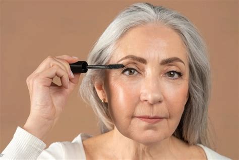 Eye Makeup for Hooded Eyes Over 60: Easy Way to Look Youthful