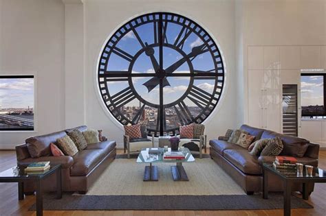 The Clock Tower In New York | FREEYORK