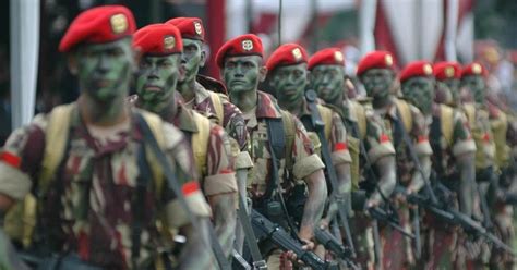 KOPASSUS Komando Pasukan Khusus INDONESIA, Pasukan ELIT KHUSUS Terkuat & Terbaik Di Dunia | ZONA ...