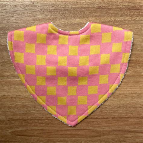 Checkerboard Pink & Yellow Triangle Bib – Tilda & Moo