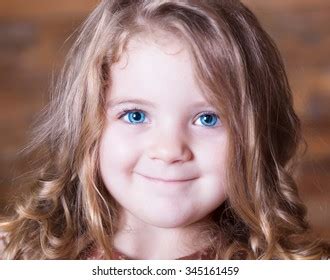 Close Portrait Happy Smiling Little Girl Stock Photo 1007111389 | Shutterstock