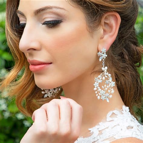 Update more than 156 bridal chandelier earrings with pearls super hot ...