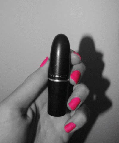 Pink Lipstick GIF - Find & Share on GIPHY