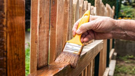 The 6 Best Fence Paints for Your Next Outdoor Paint Project | Homebuilding