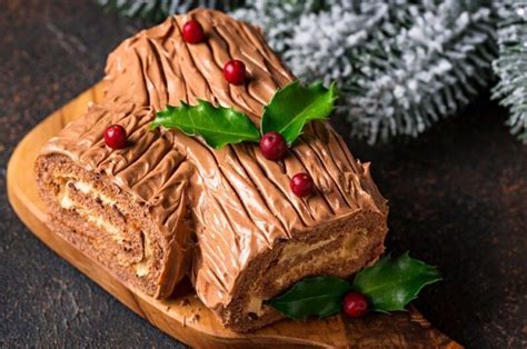 15 Traditional French Christmas Desserts - Insanely Good